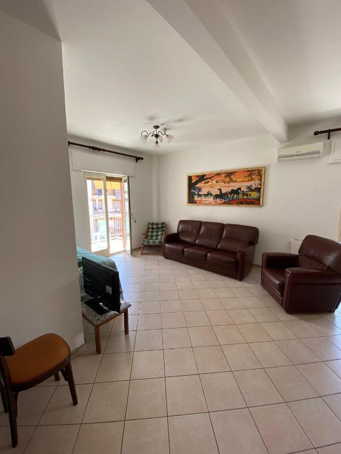 شقة Casa Davi تْشيفالو المظهر الخارجي الصورة